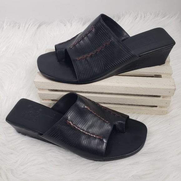 Cole Haan Shoes - Cole Haan Black Leather Toe Loop Sandals Cole Haan Shoes - Cole Haan Black Leather Toe Loop Sandals